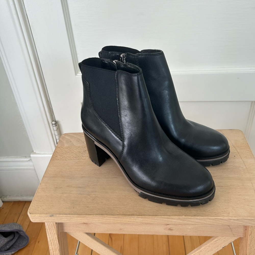 Vince camuto booties